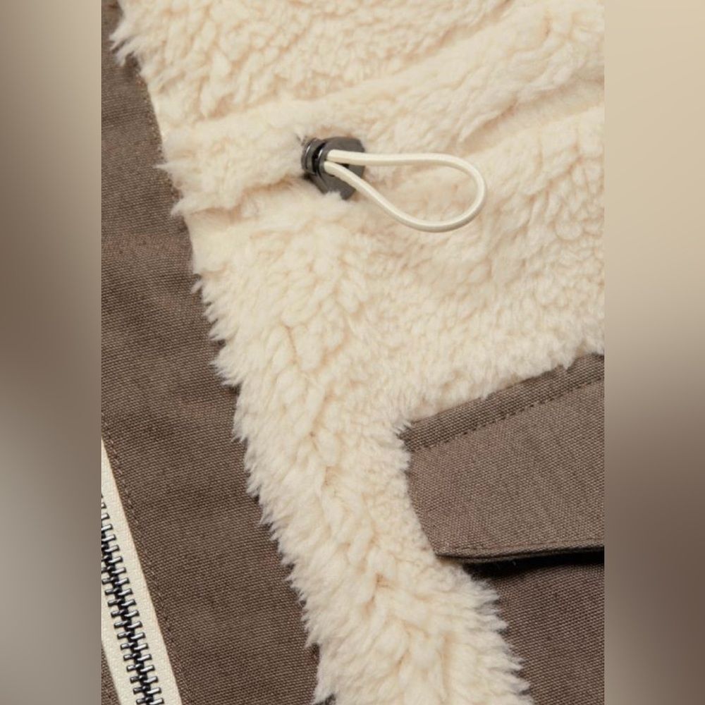 NWT Sherpa Drawstring Jacket with Woven Pockets and Placket. Ivory. Large - Picture 5 of 6